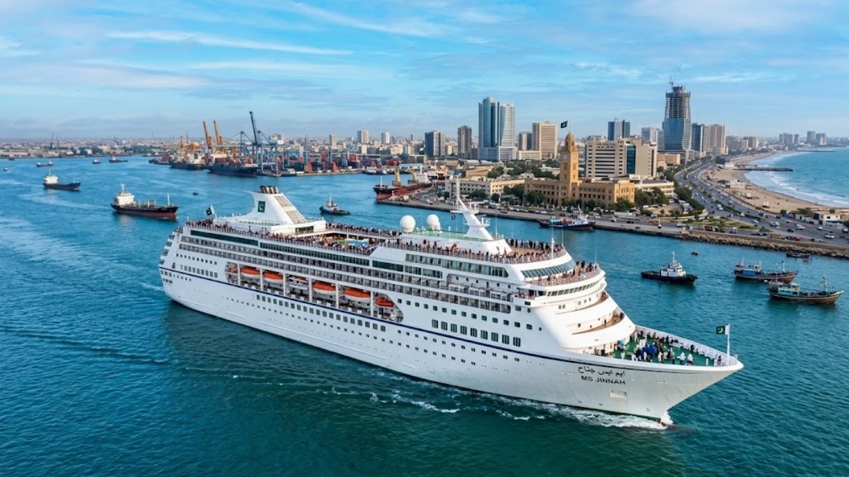 Cruise in Karachi